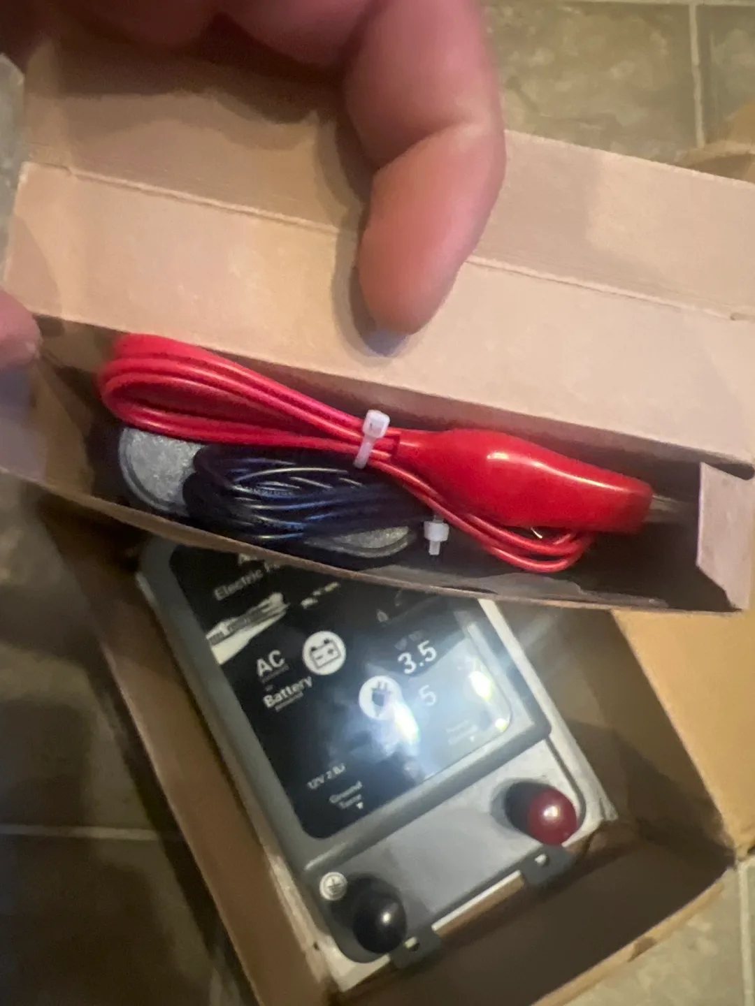 AgriOtter Electric Fence Energizer EFE-001 - New in Box 🇨🇦 image indicator(3)