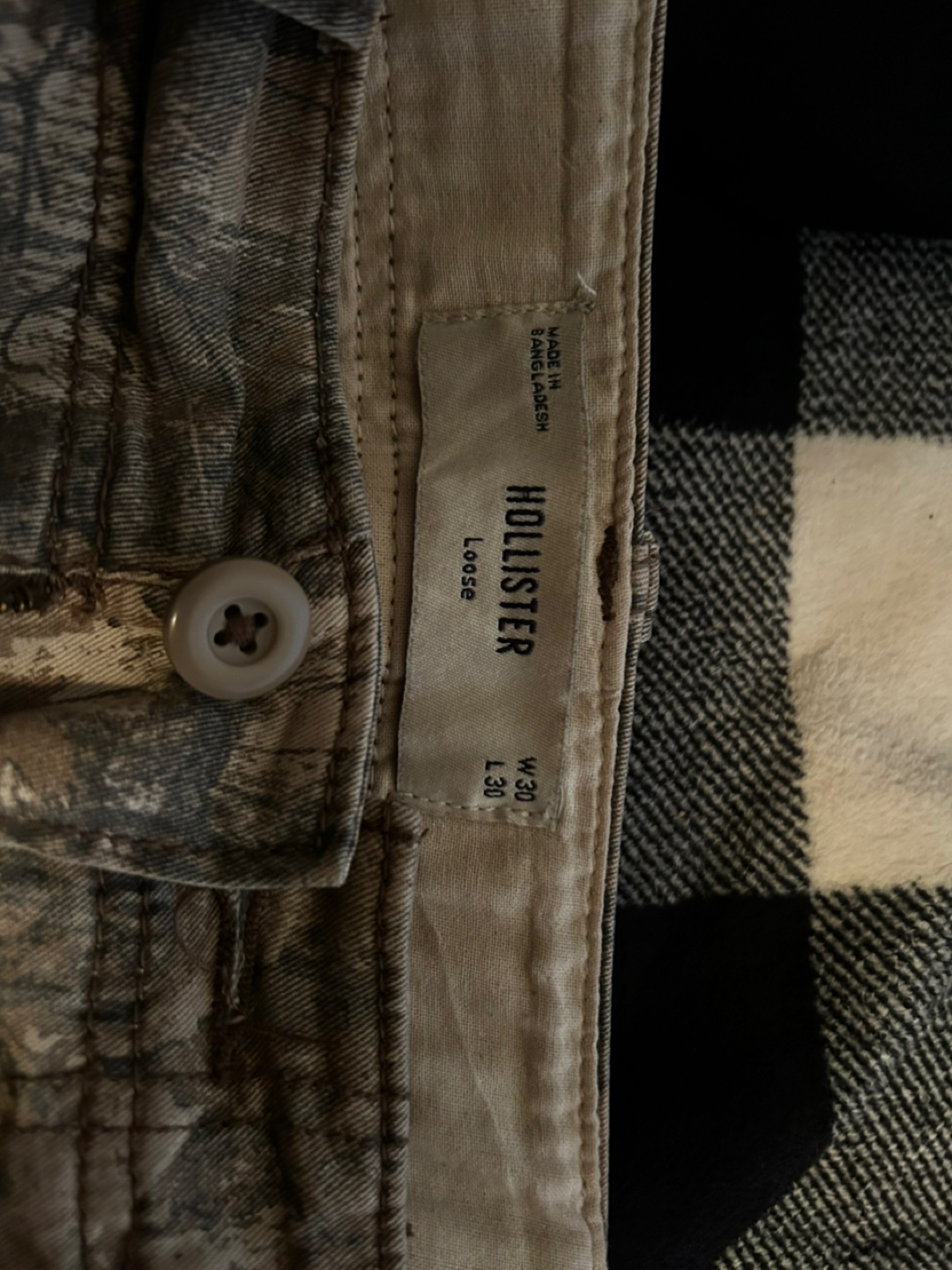 Hollister Camo Pants - Size 30 - photo 2