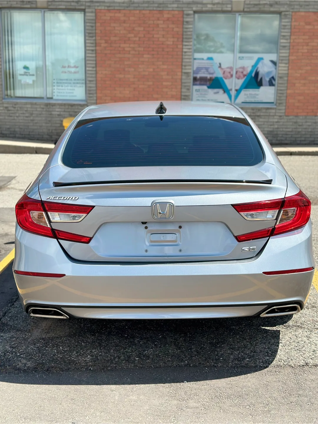 Honda Accord - Silver Sedan image indicator(4)