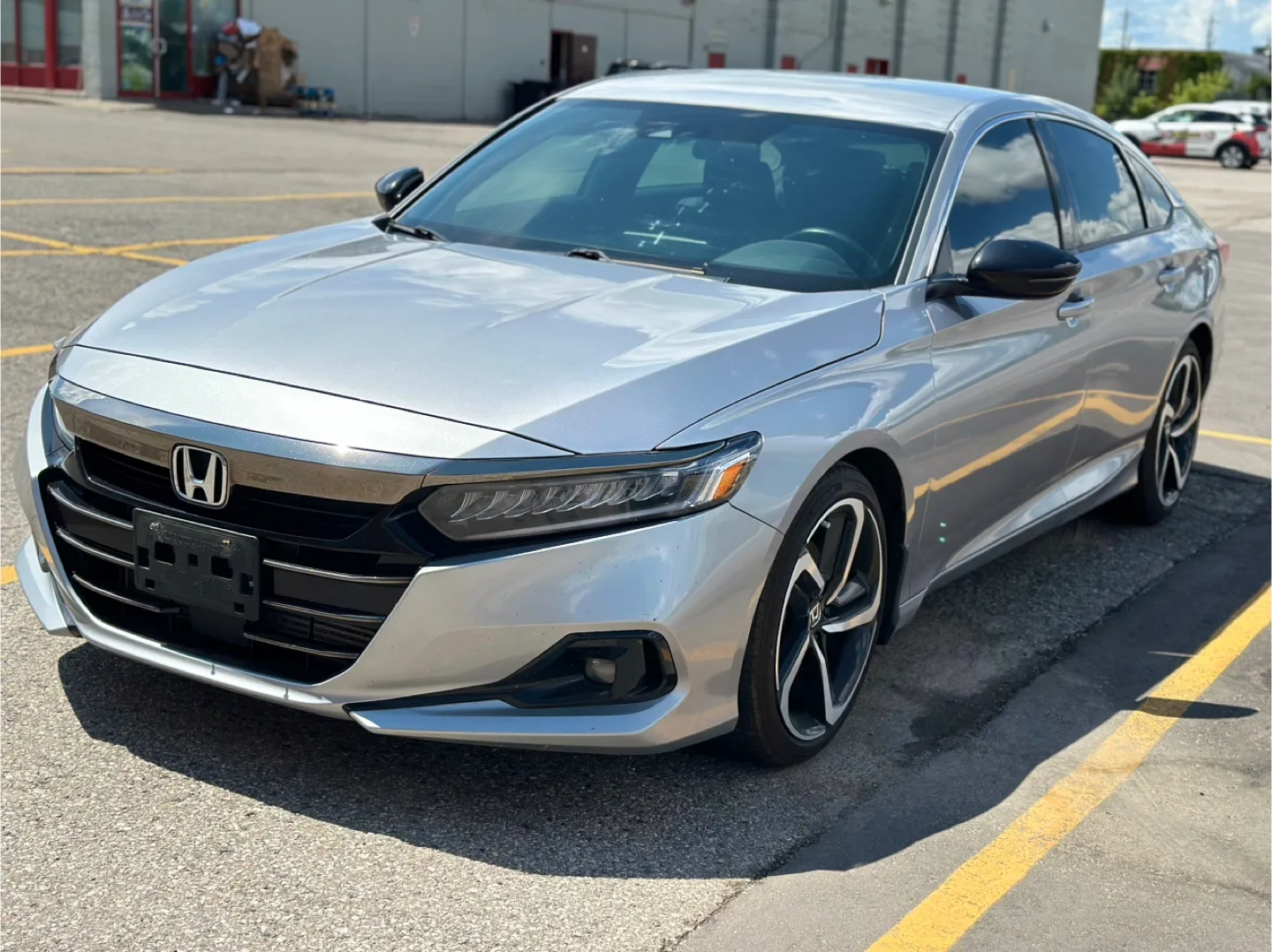 Honda Accord - Silver Sedan image indicator(2)