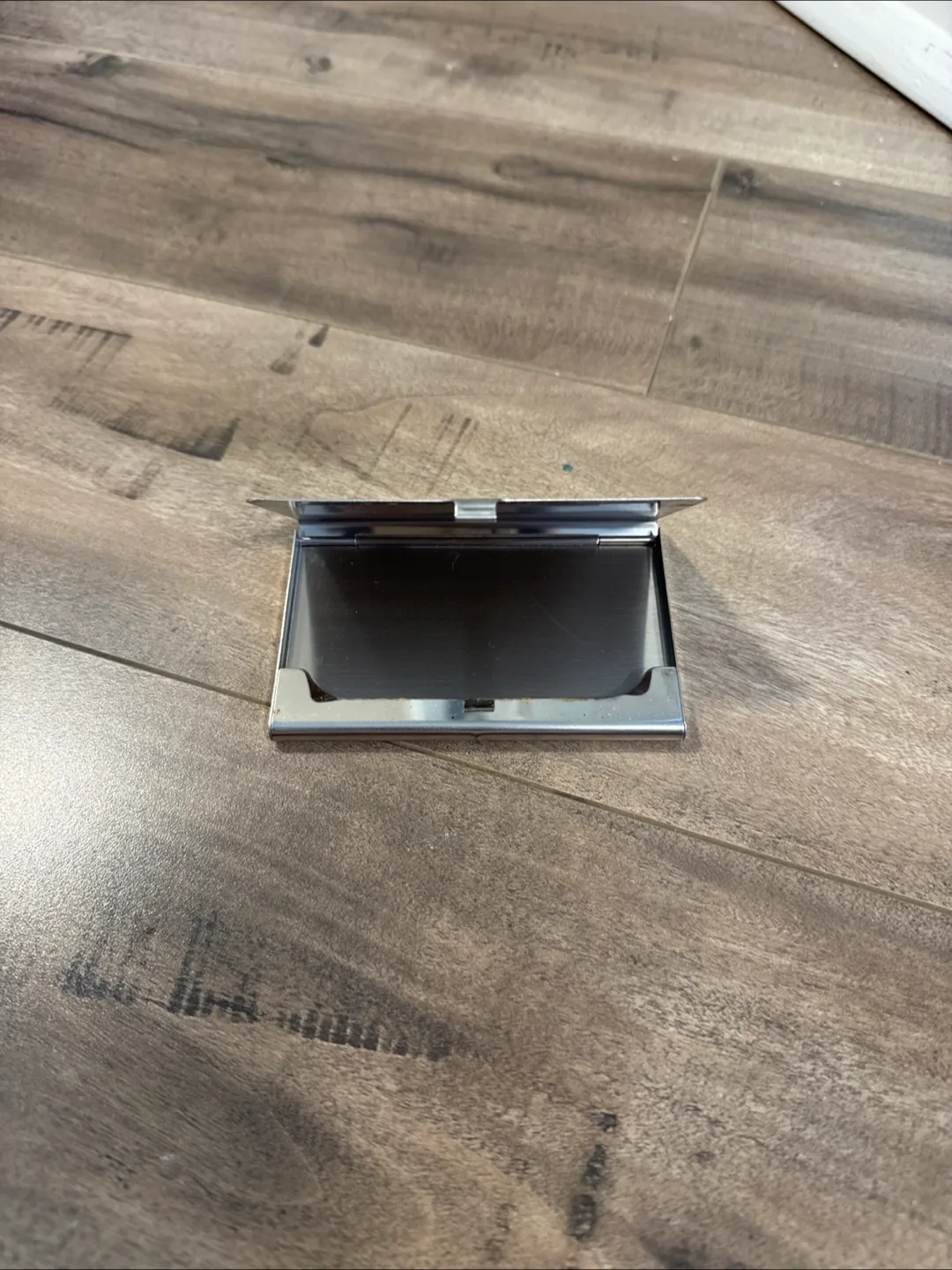 Free Business Card Holder 🇨🇦 thumbnail