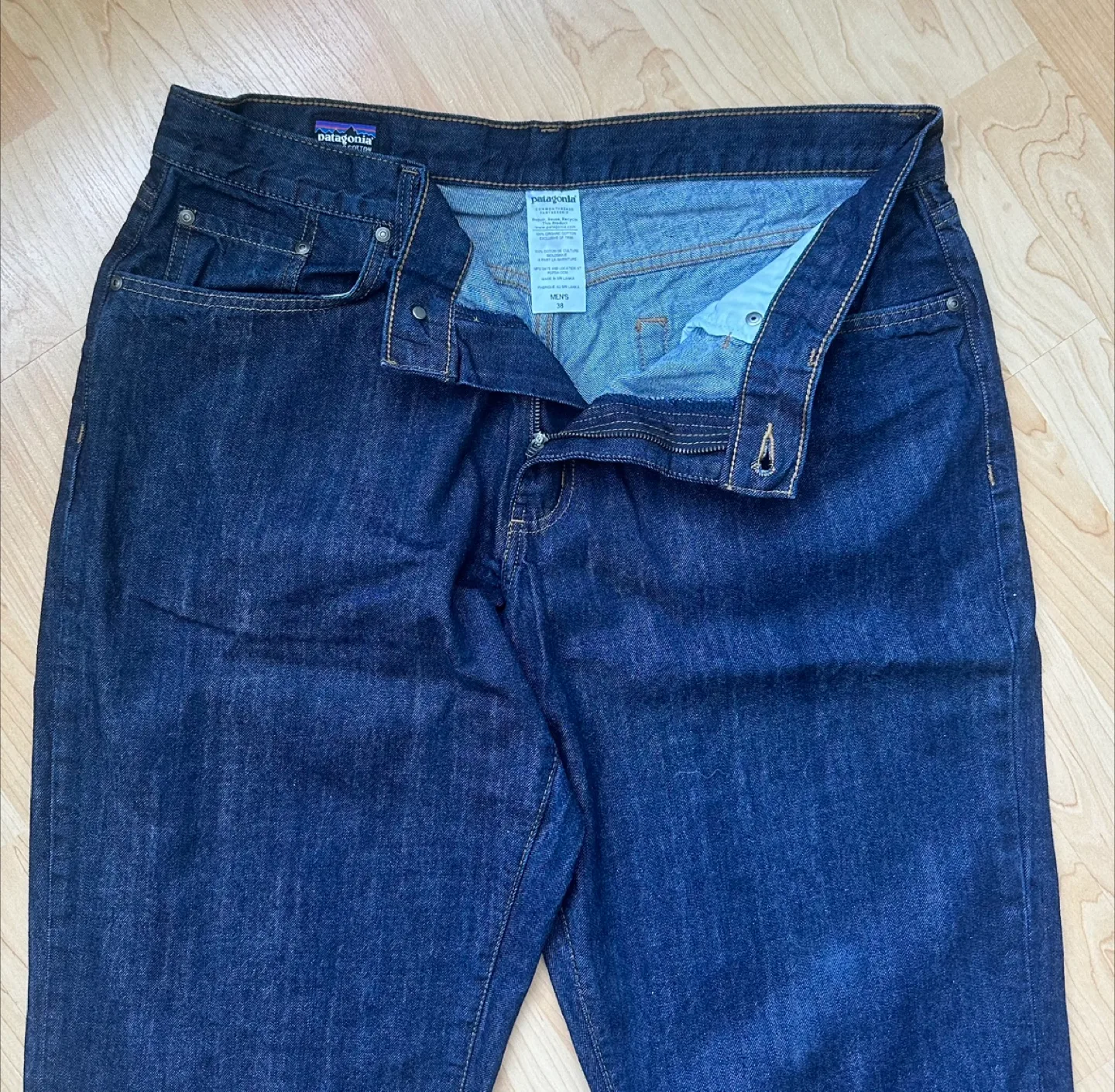 *New* Patagonia - Regular Fit Jeans - 38x32 image indicator(7)