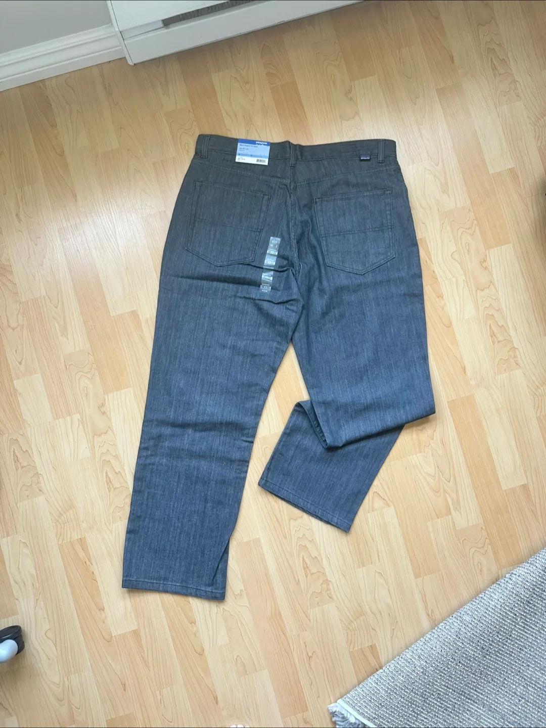 *New* Patagonia GREY Regular Fit Jeans - Size 38x32 image indicator(2)