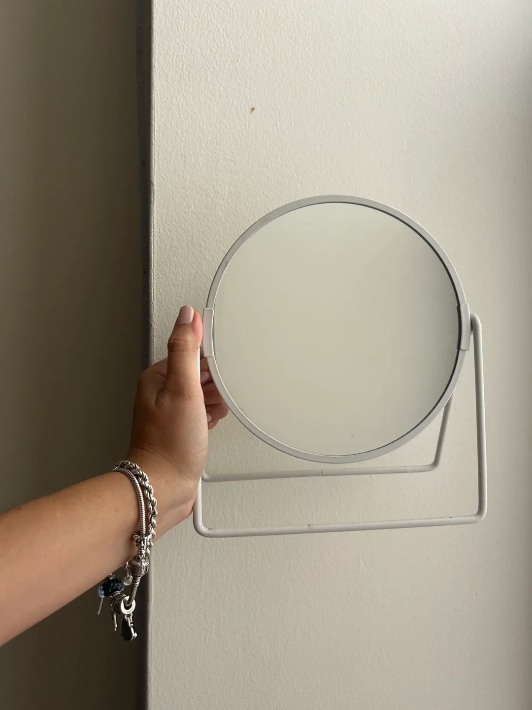 Mirror thumbnail