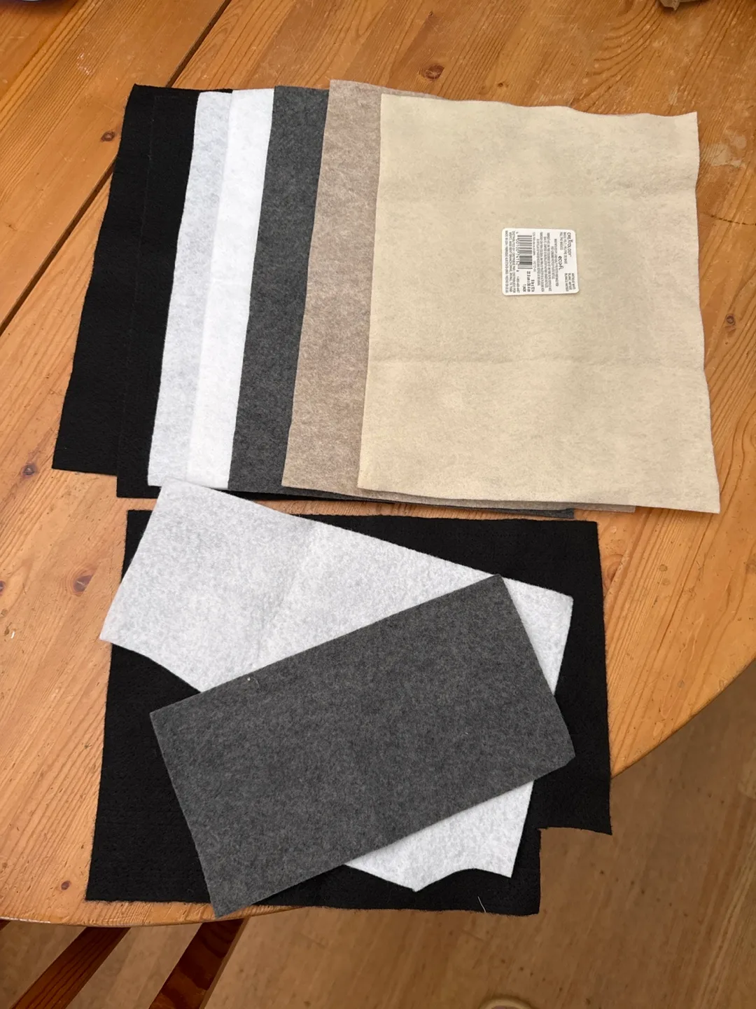 Felt Fabric Pieces - Assorted Colours thumbnail