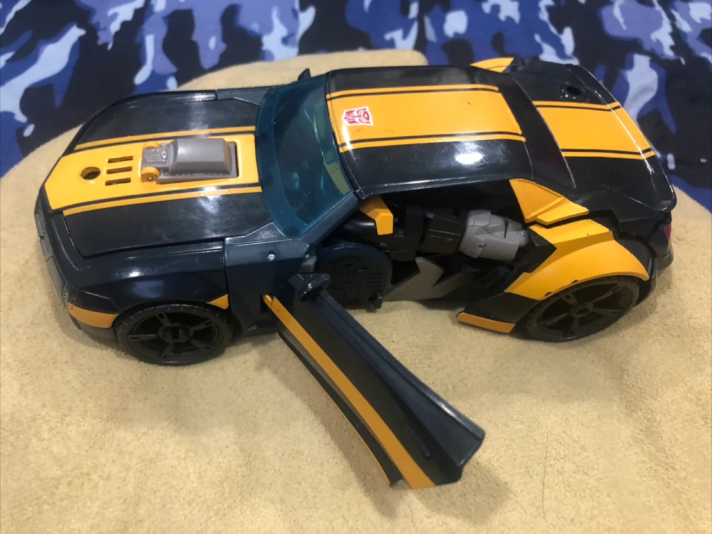 🇨🇦 Transformers Bumblebee Car Toy image indicator(3)