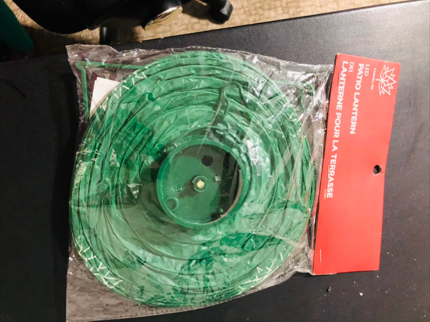 🇨🇦 Brand New LED Patio Lantern - Green image indicator(4)