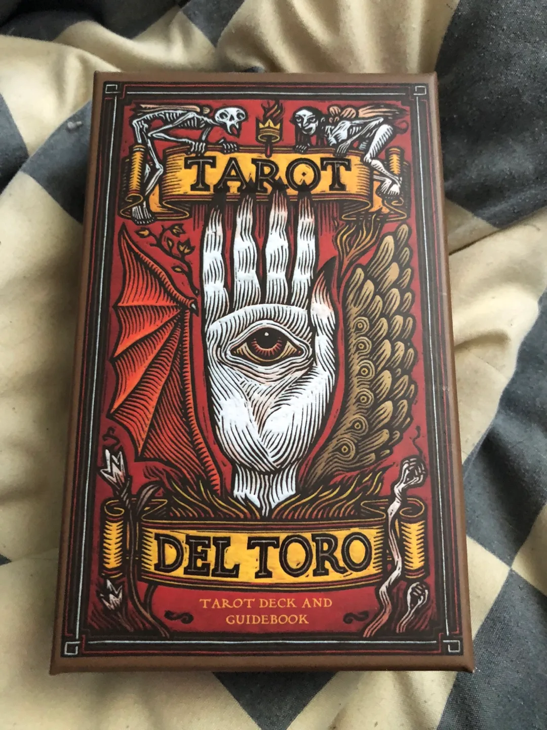 Tarot Del Toro Deck & Guidebook thumbnail