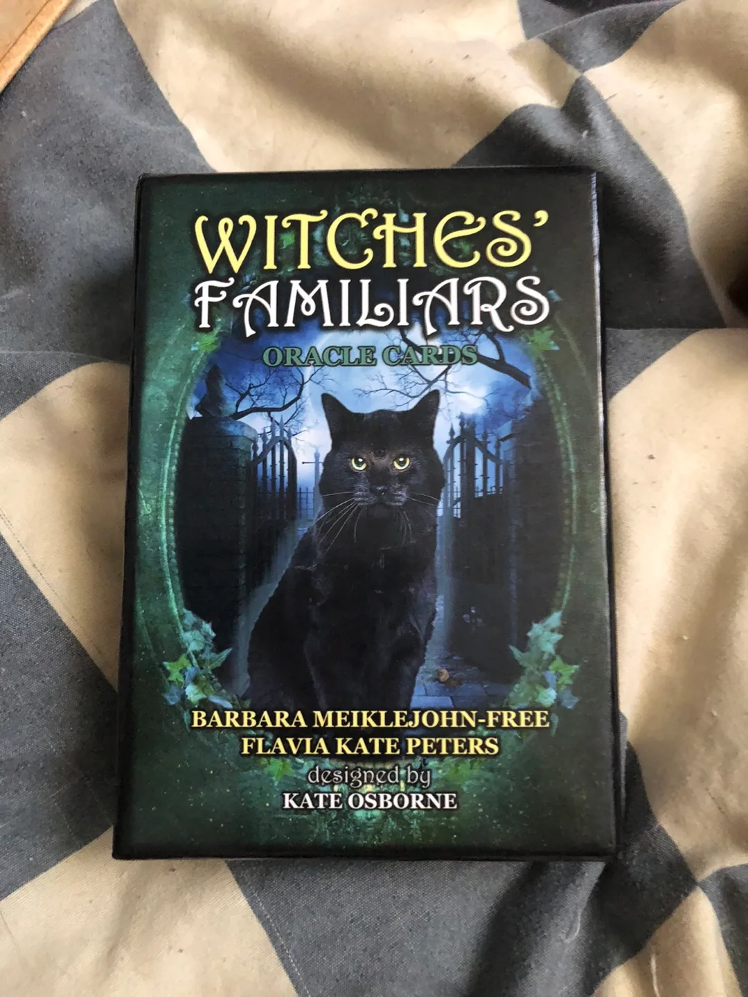 Witches' Familiars Oracle Cards by Barbara Meiklejohn-Free thumbnail