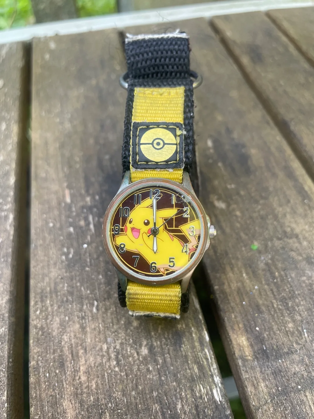Vintage Pokémon Pikachu Watch works with battery thumbnail