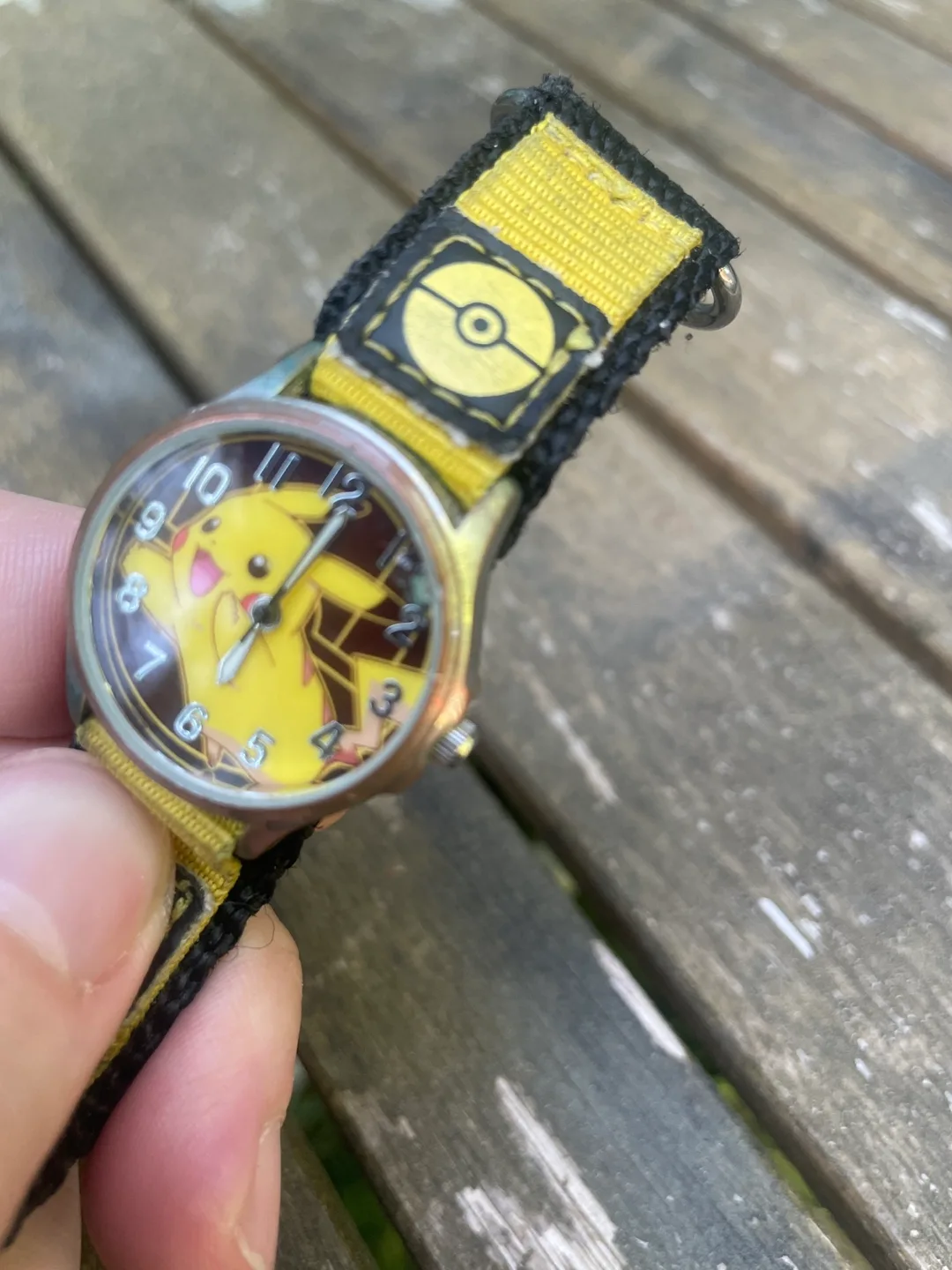 Vintage Pokémon Pikachu Watch works with battery image indicator(6)