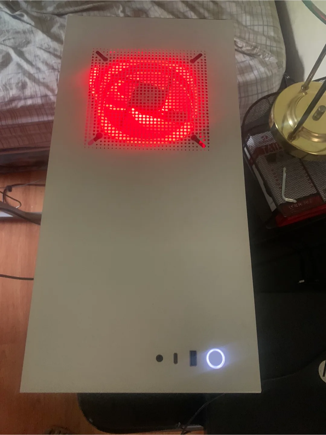 Gaming PC setup, mic, monitor, keyboard, mouse, headset image indicator(4)