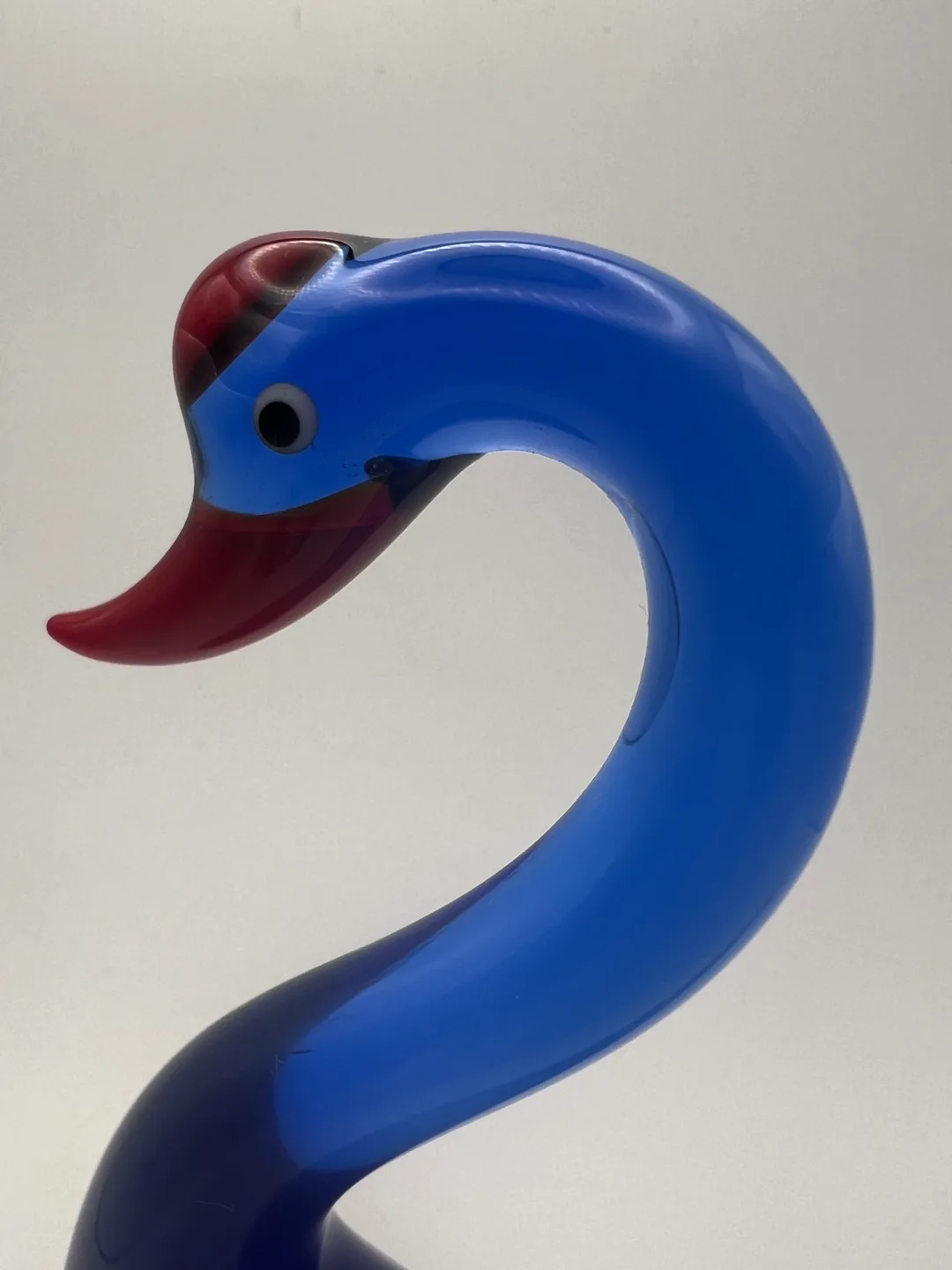 Blue Glass Swan Figurine image indicator(3)