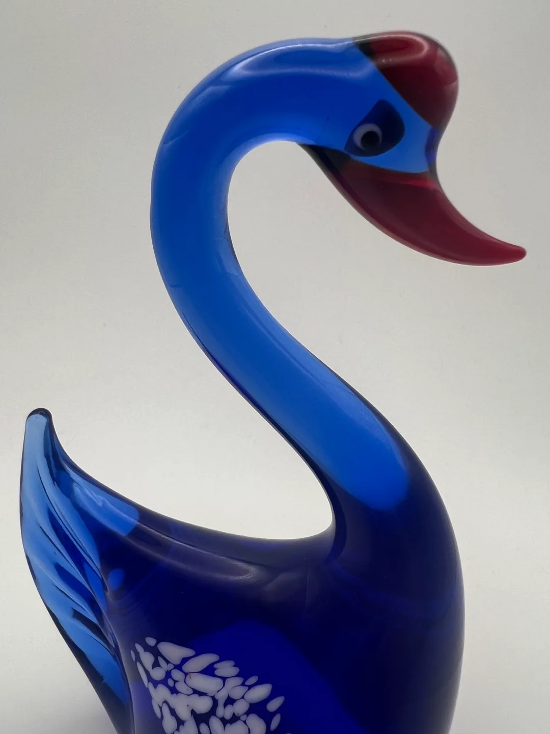 Blue Glass Swan Figurine image indicator(2)