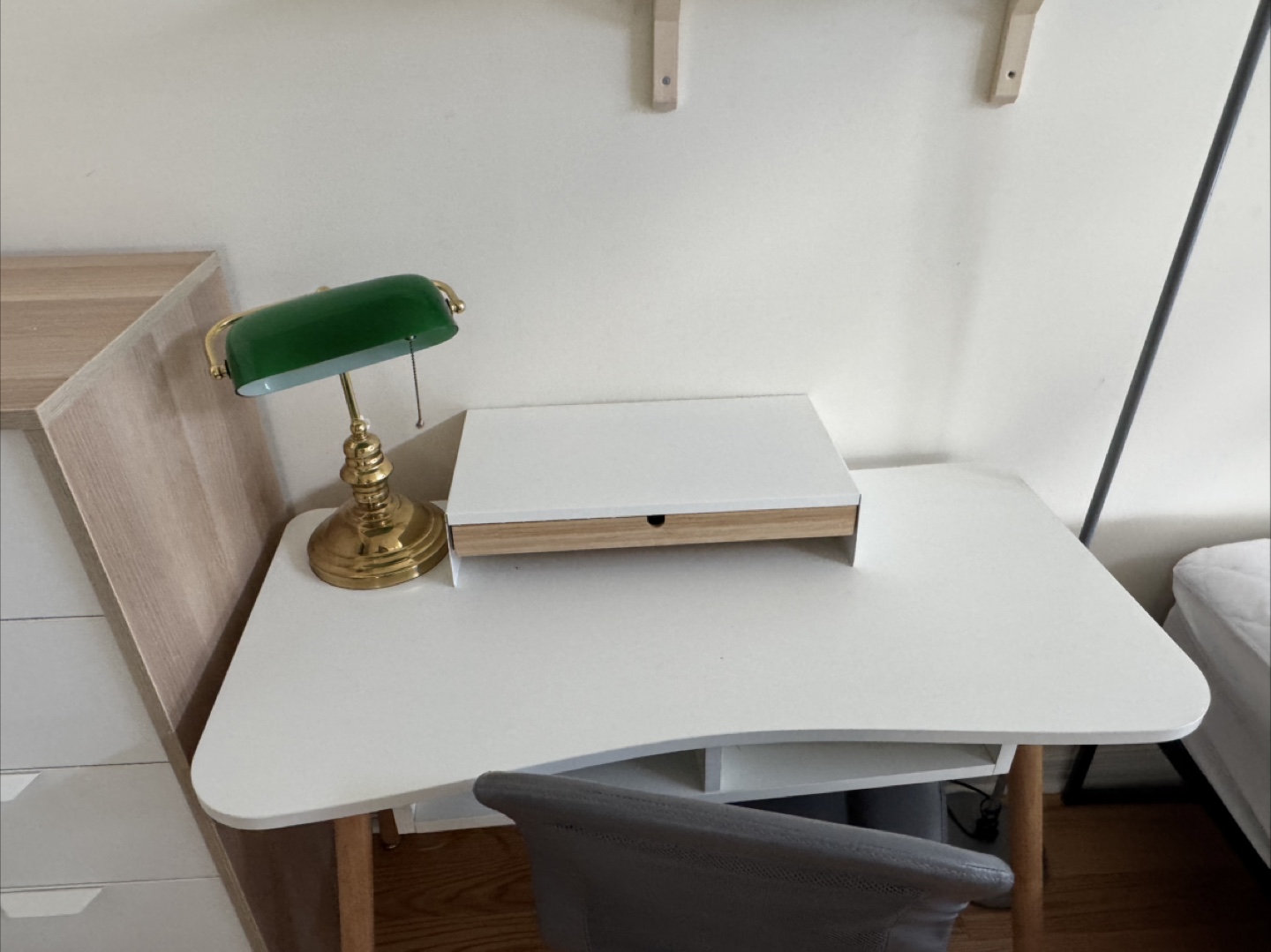 Grey Office Chair & White Desk and Green lamp - photo 5