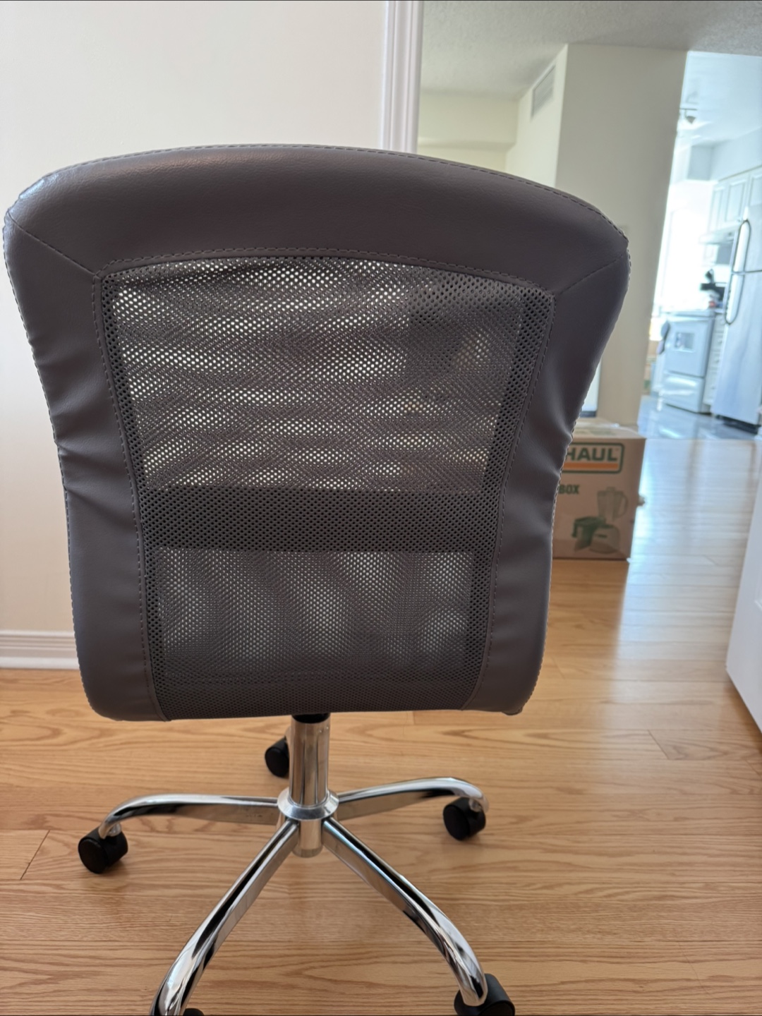 Grey Office Chair & White Desk and Green lamp - photo 4