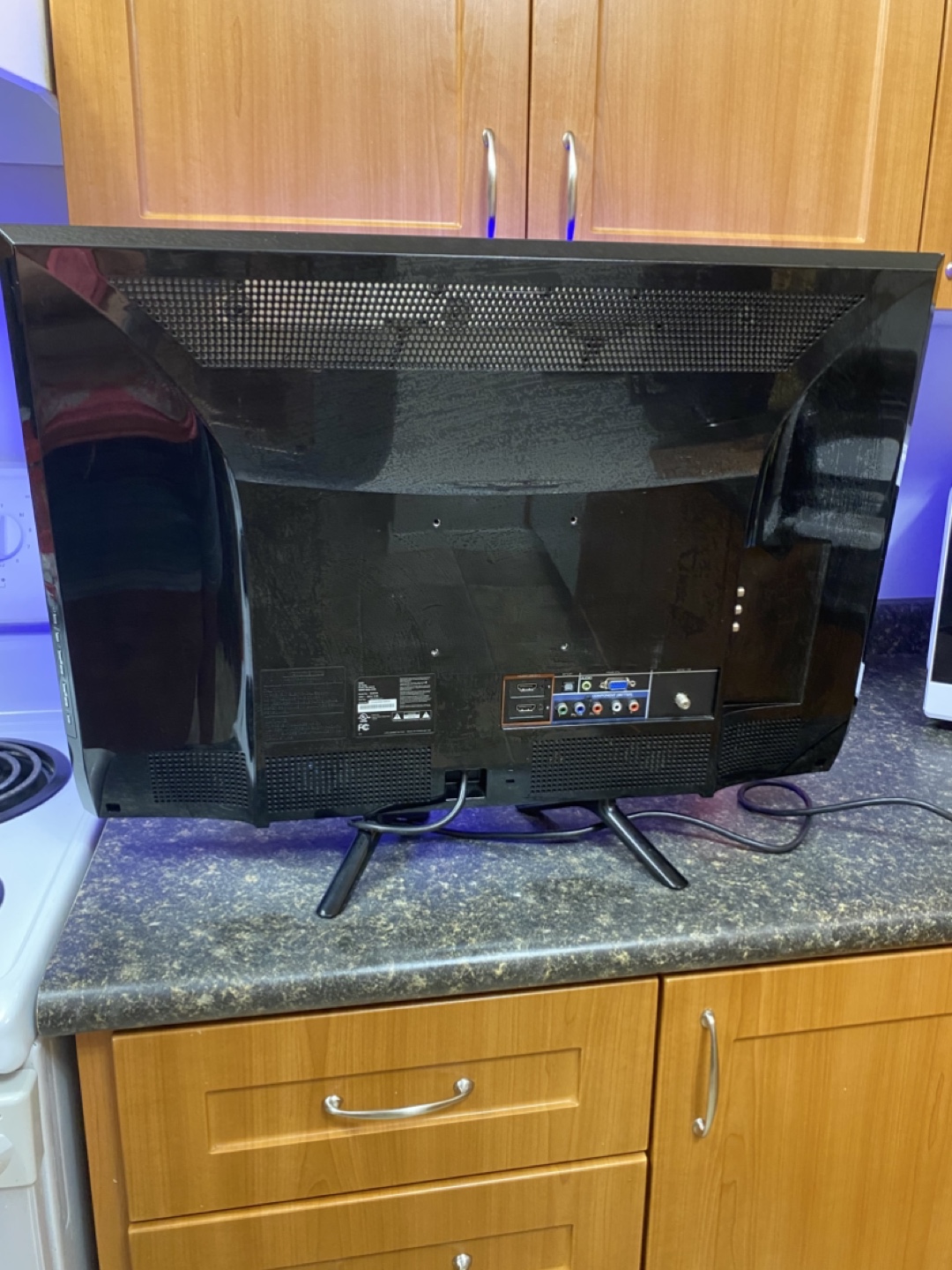 Vizio LCD HDTV - photo 2