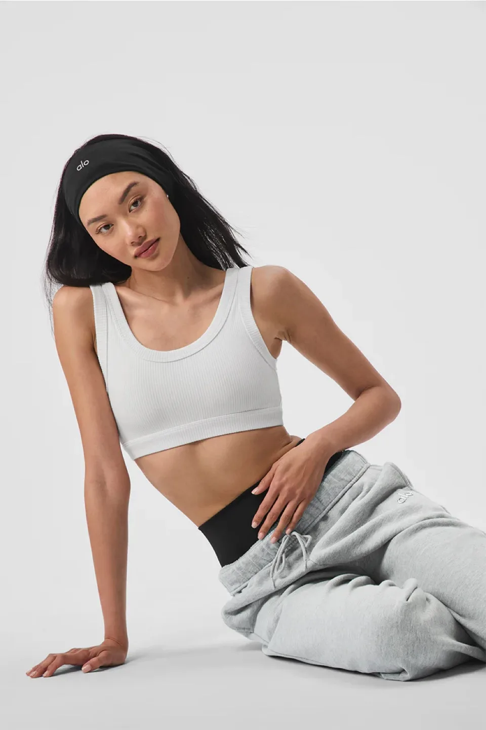 ALO Yoga Wellness Bra - White Small thumbnail