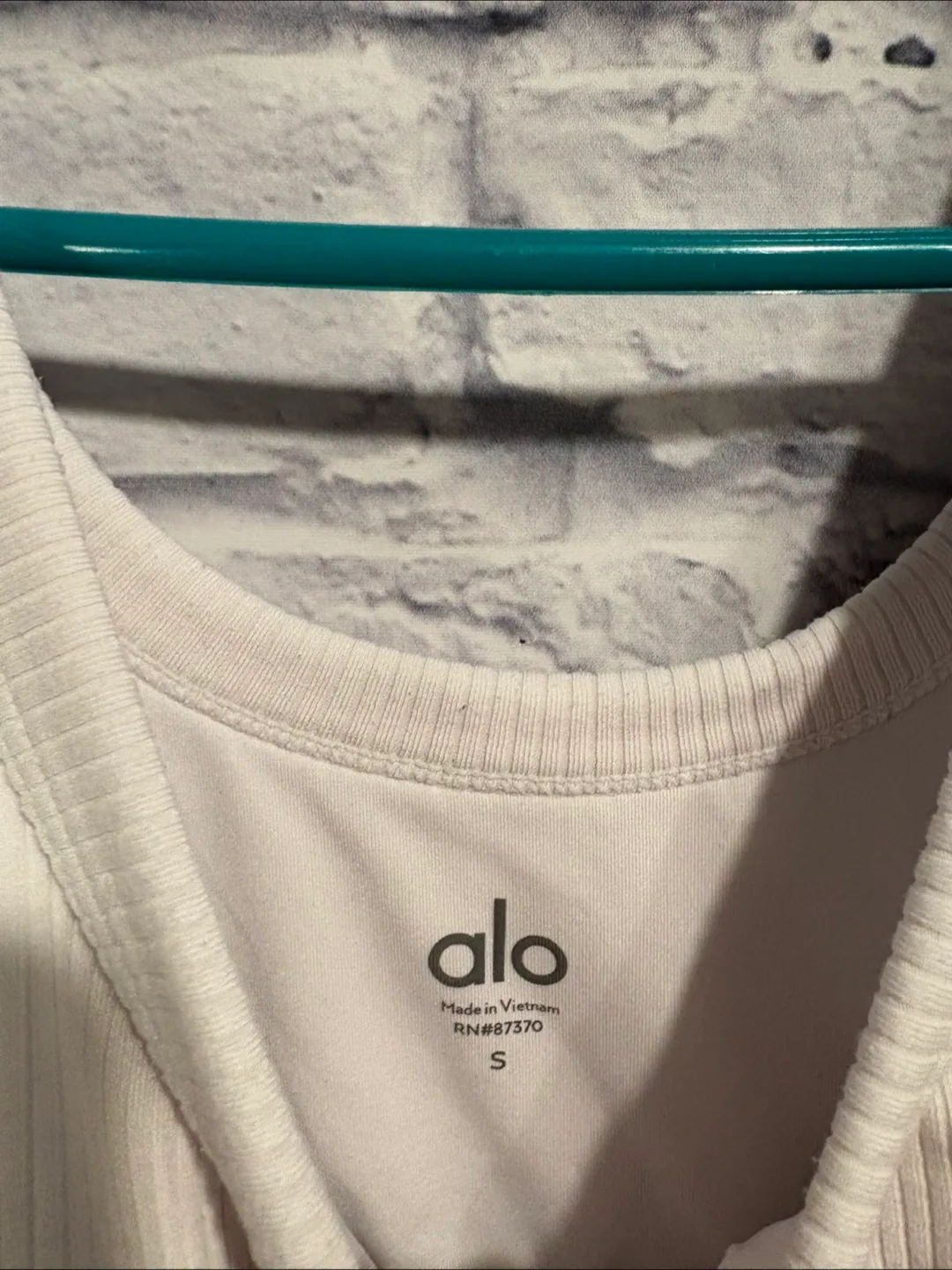 ALO Yoga Wellness Bra - White Small image indicator(6)
