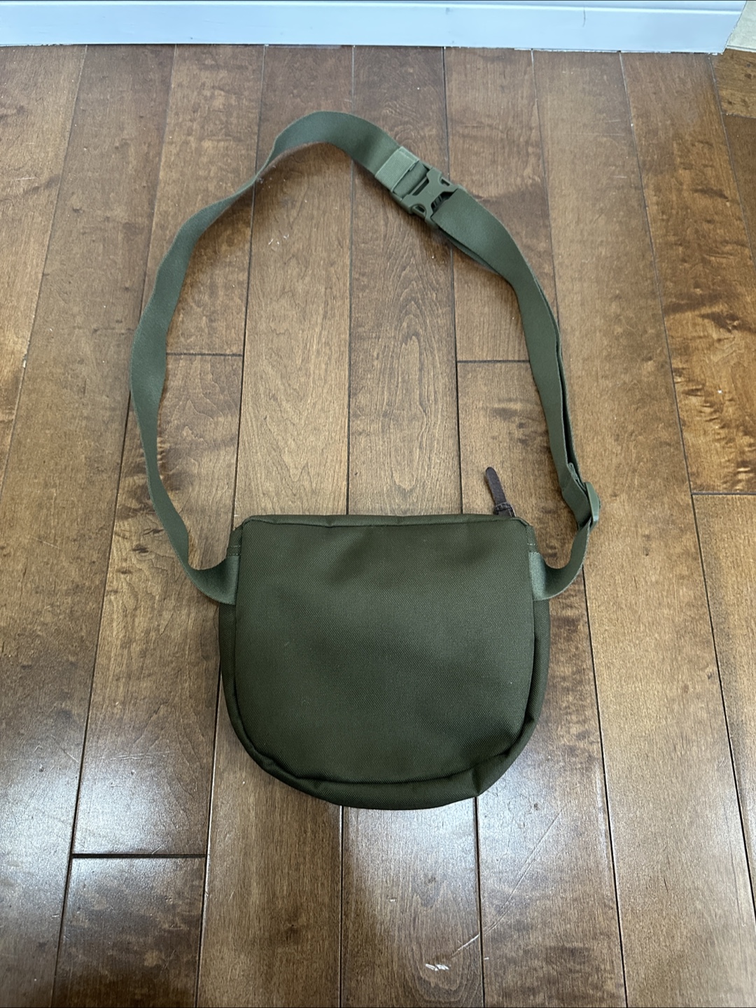 Herschel Side Bag – Green Utility Style – Great Condition - photo 2