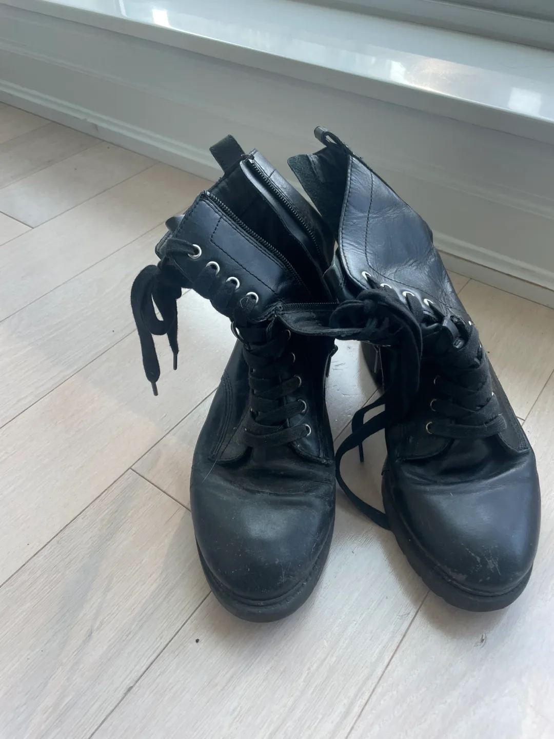 Steve Madden Black Leather Ankle Boots -9 thumbnail