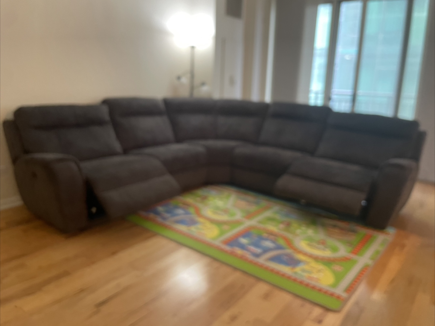 Sofa L shaped with 2 electric recliners chairs - photo 2