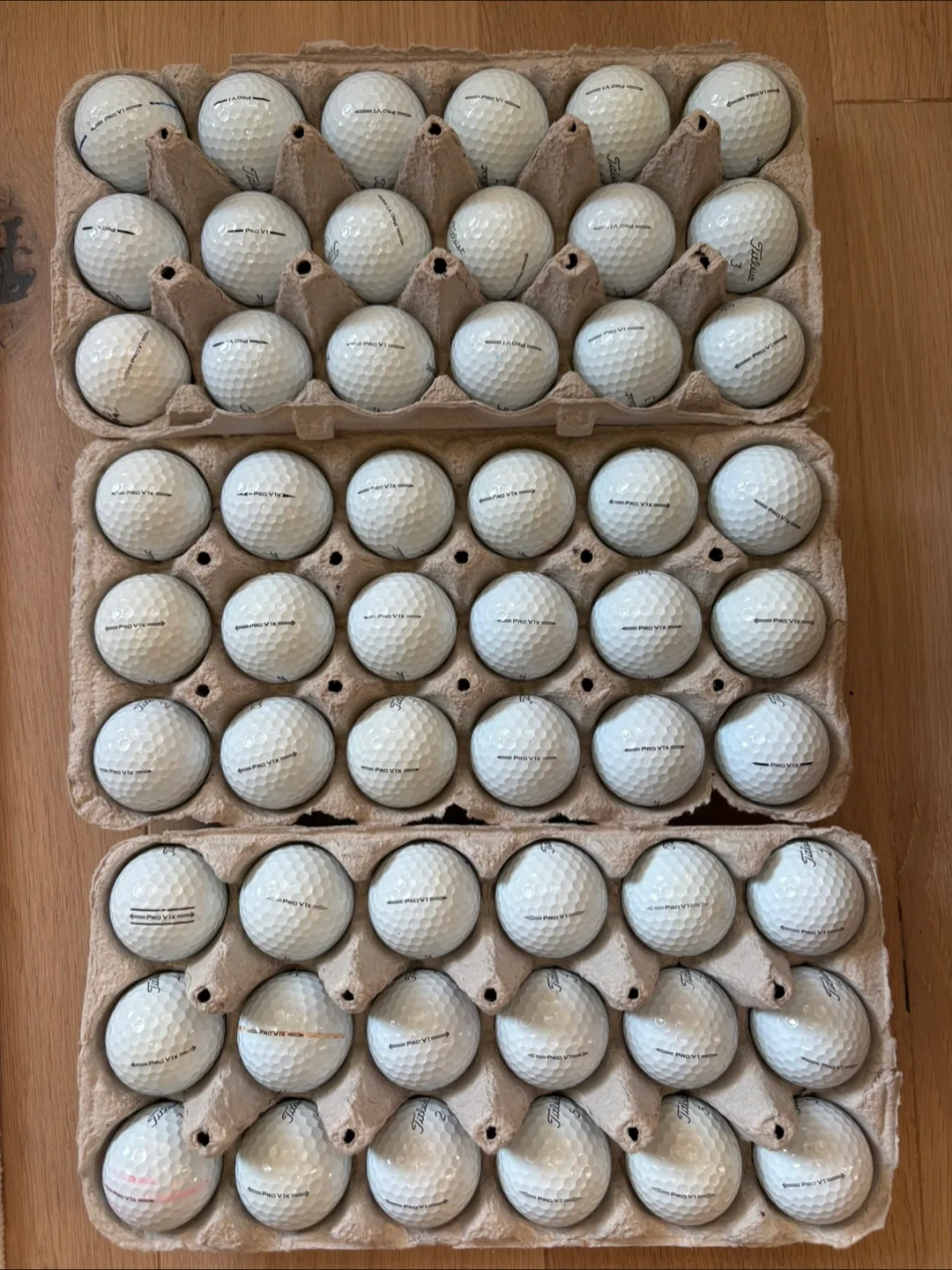 Titleist Pro V1 and Pro V1x Golf Balls thumbnail