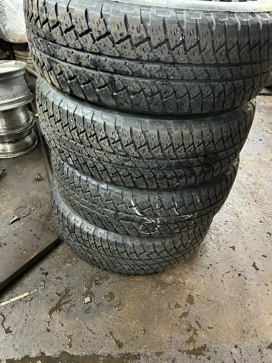 Bridgestone Dueler A/T P255/70R18 Tires thumbnail