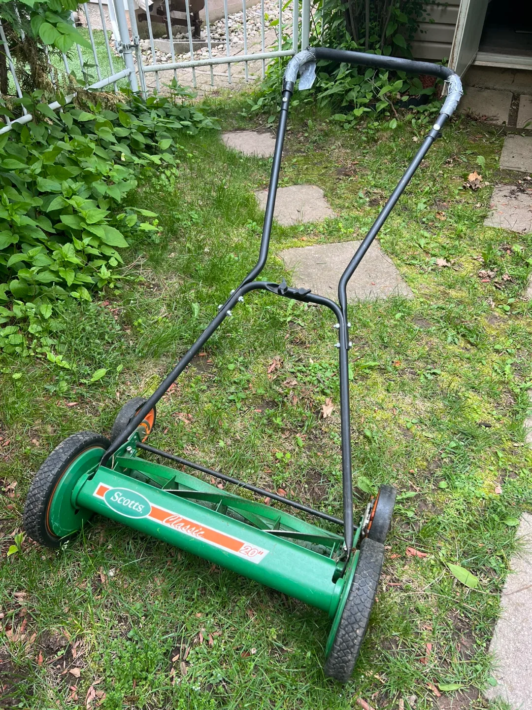 Scotts Classic 20" Push Reel Lawn Mower thumbnail