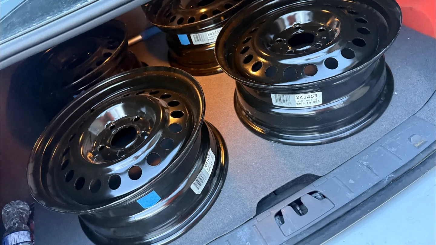 Set of 4 Winter Steel Rims - X41453 image indicator(7)