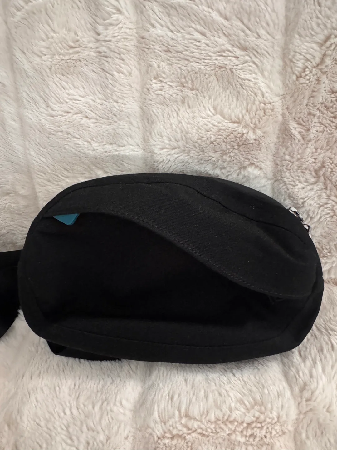 Vessi Shoreline Belt Bag 1L thumbnail