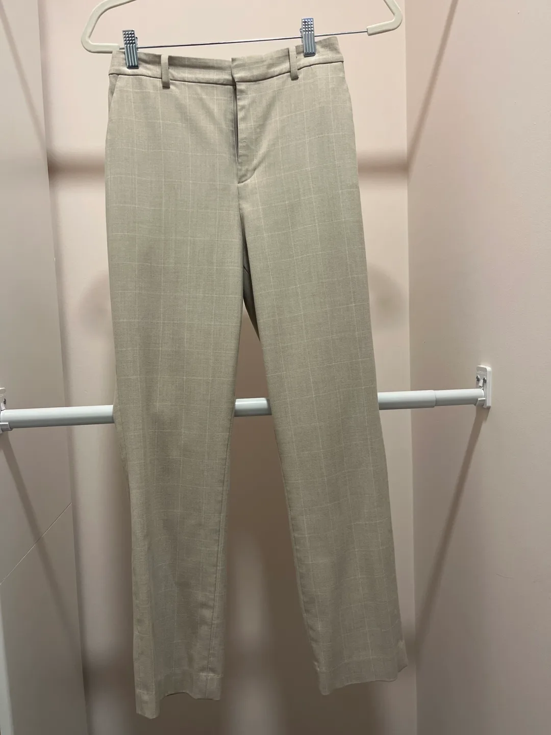 Uniqlo Women’s Dress Pants - Beige Plaid thumbnail