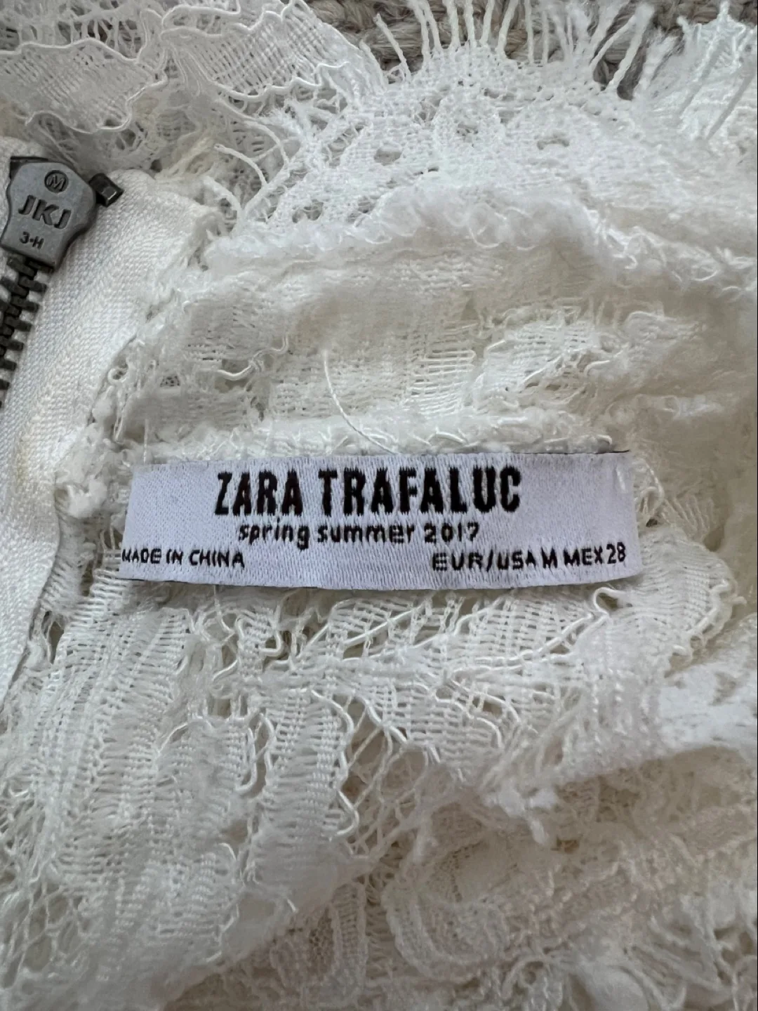 Zara Trafaluc Lace Top - Size M image indicator(3)