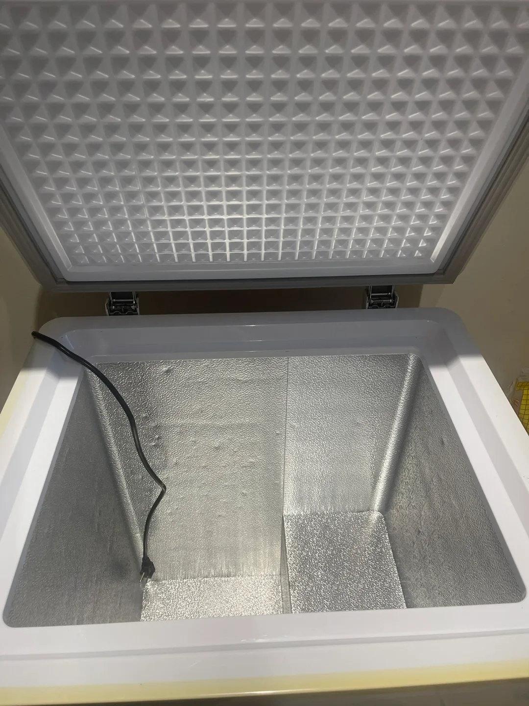 Danby Chest Freezer - White thumbnail