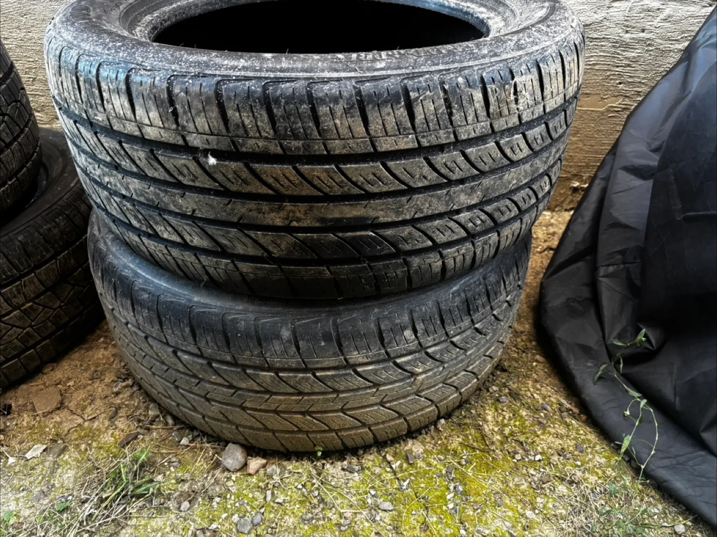 All Seasons Grand Prix 225/50R16 Tires image indicator(3)