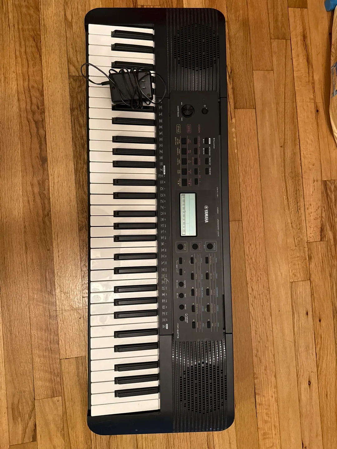 Yamaha PSR-E473 Portable Keyboard thumbnail