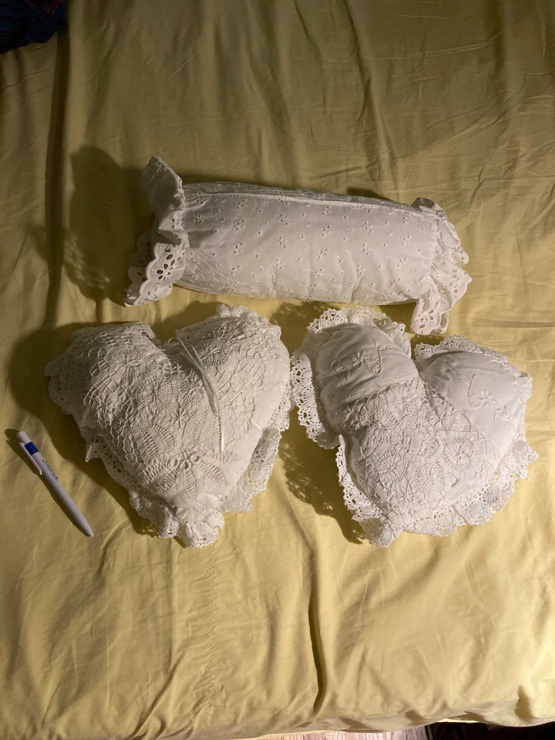 White Lace Decorative Pillows (3) thumbnail