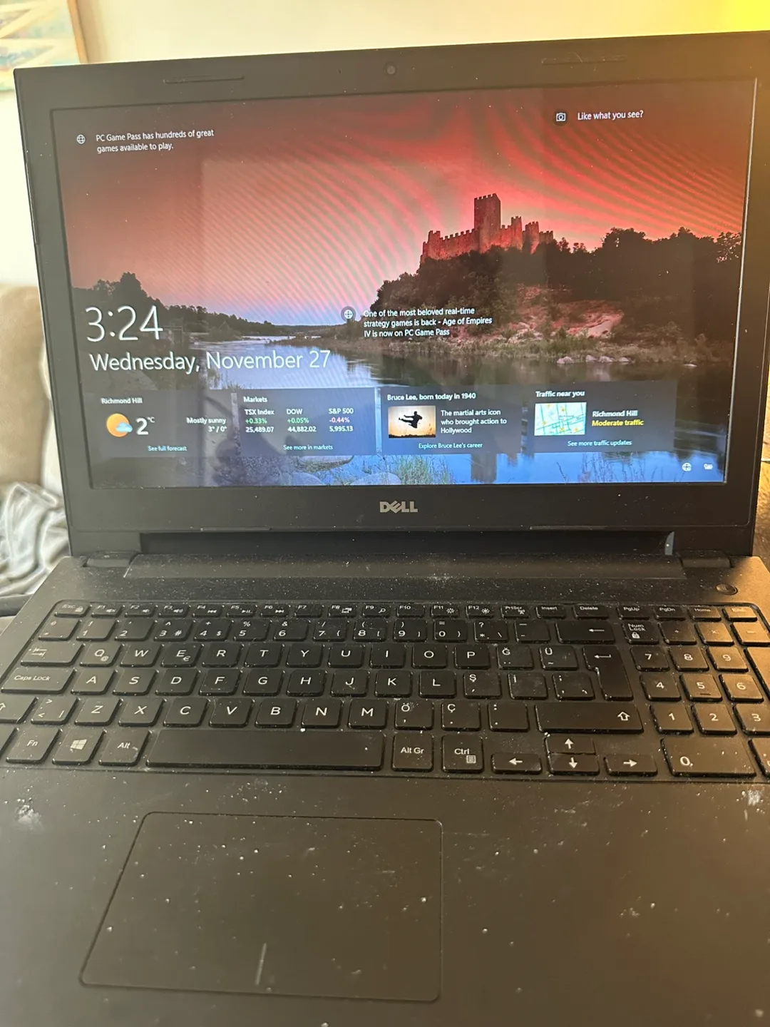 Dell Laptop with Mouse thumbnail