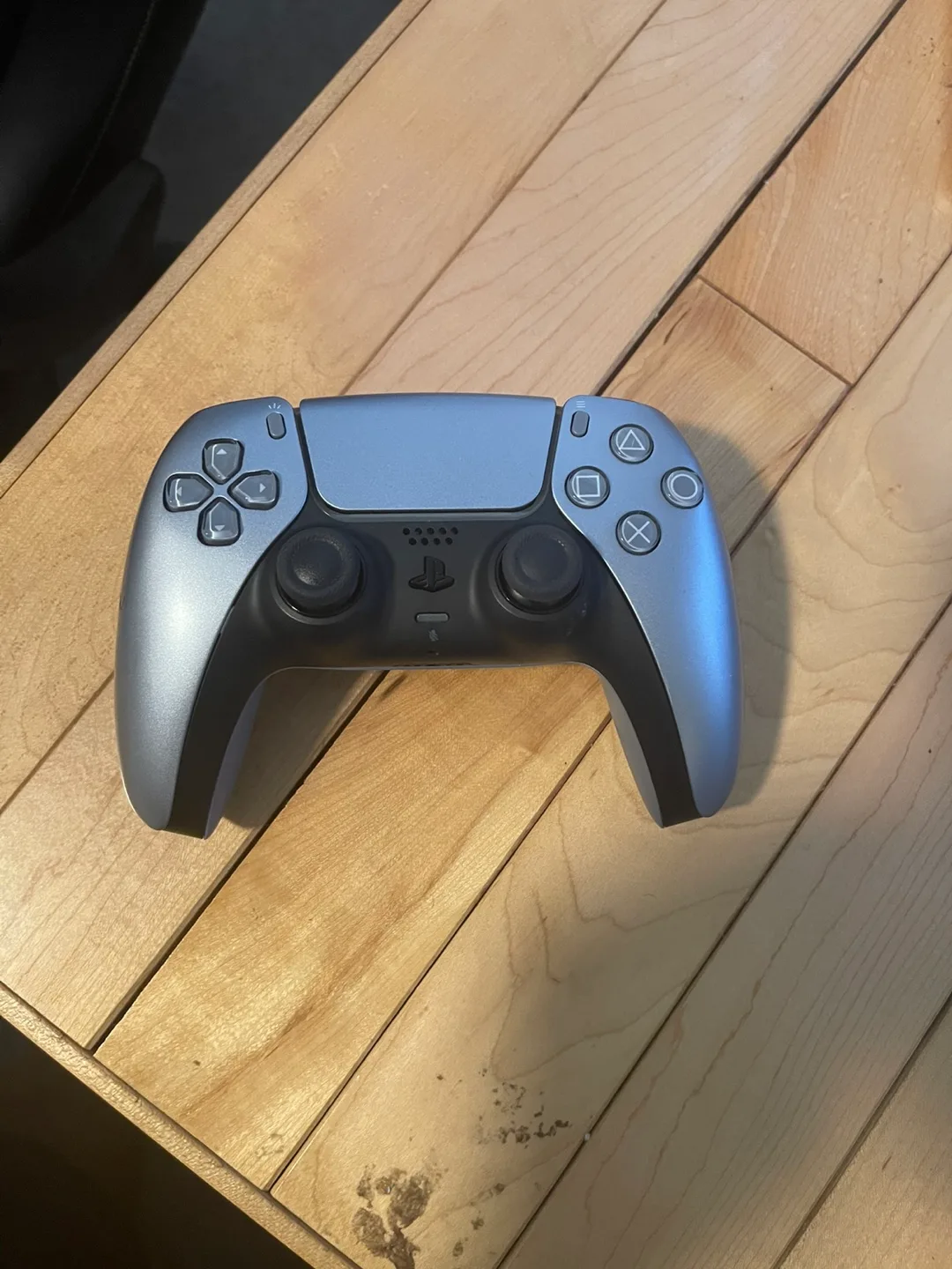 PlayStation 5 DualSense Controller - Sterling Silver image indicator(2)