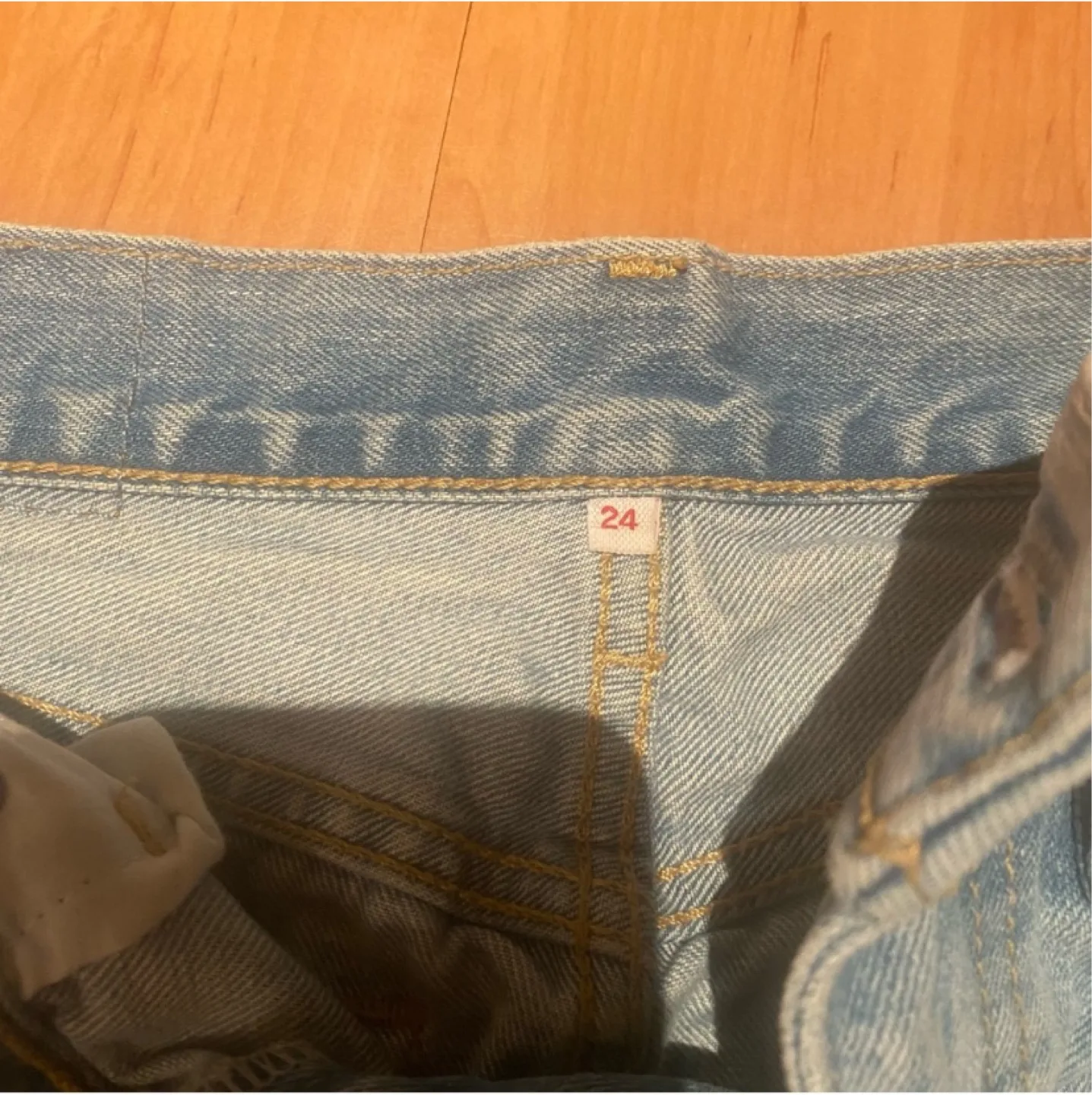Levi’s denim mini skirt size 24 image indicator(3)