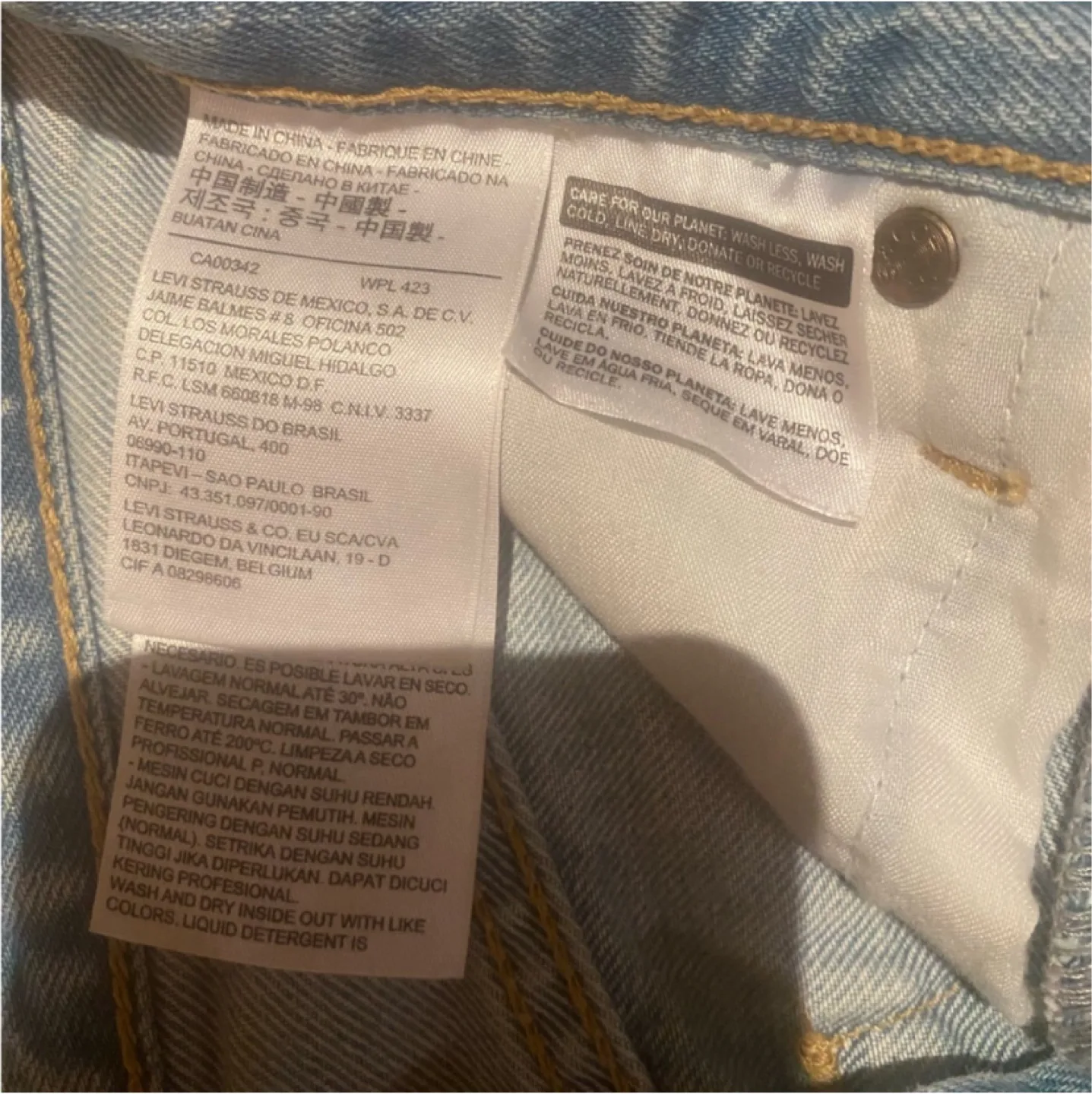 Levi’s denim mini skirt size 24 image indicator(4)