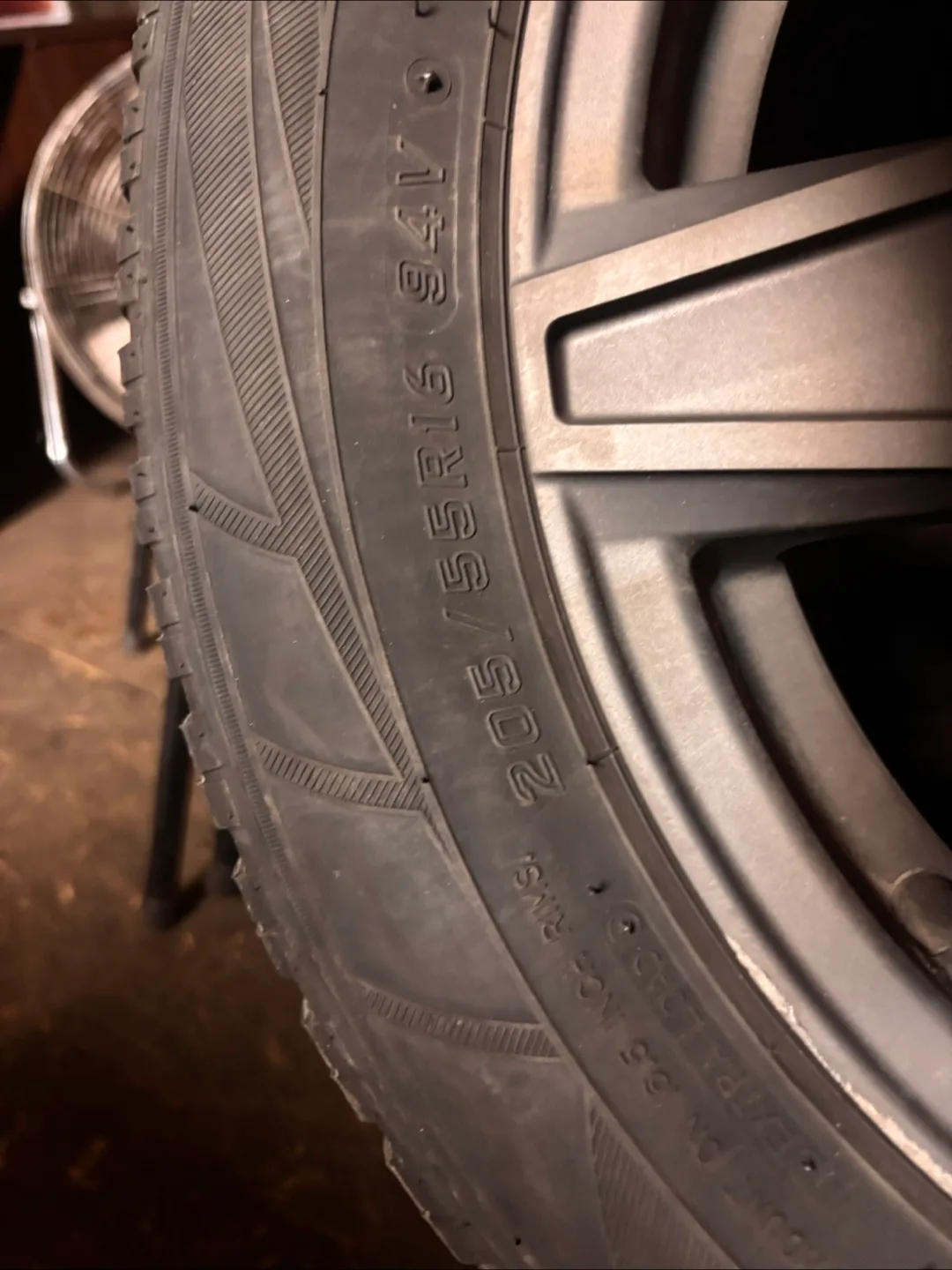 Falken Eurowinter HS449 Tires on Alloy Rims image indicator(6)