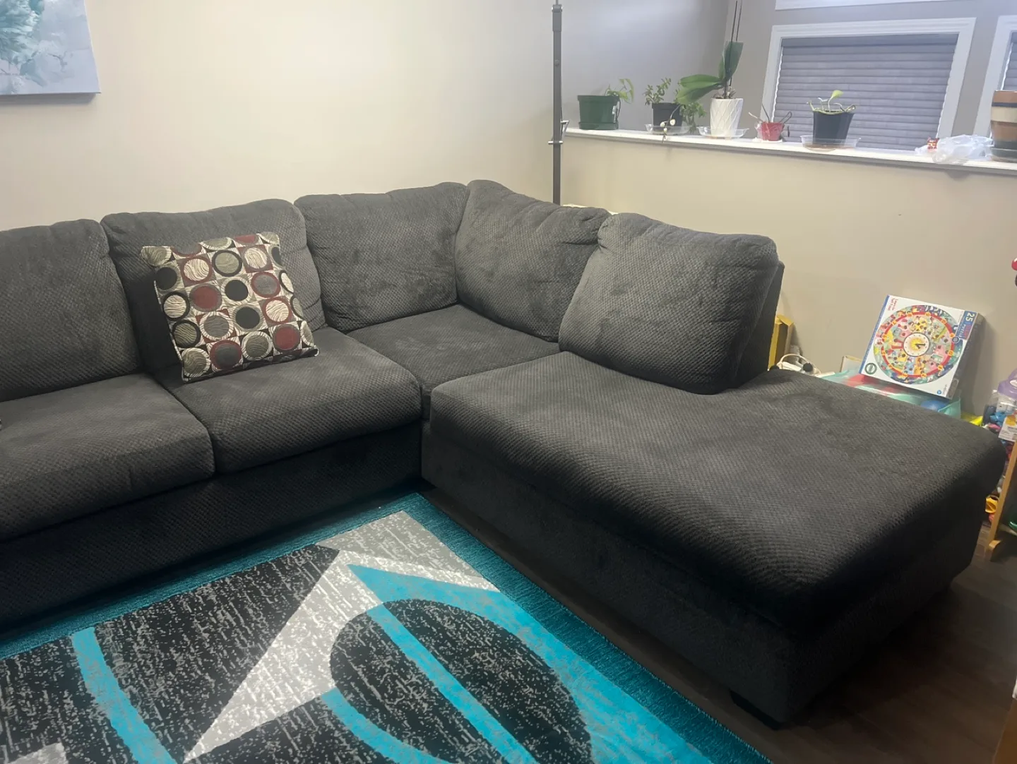 Morty 2-Piece Right-Facing sectional sofa image indicator(4)