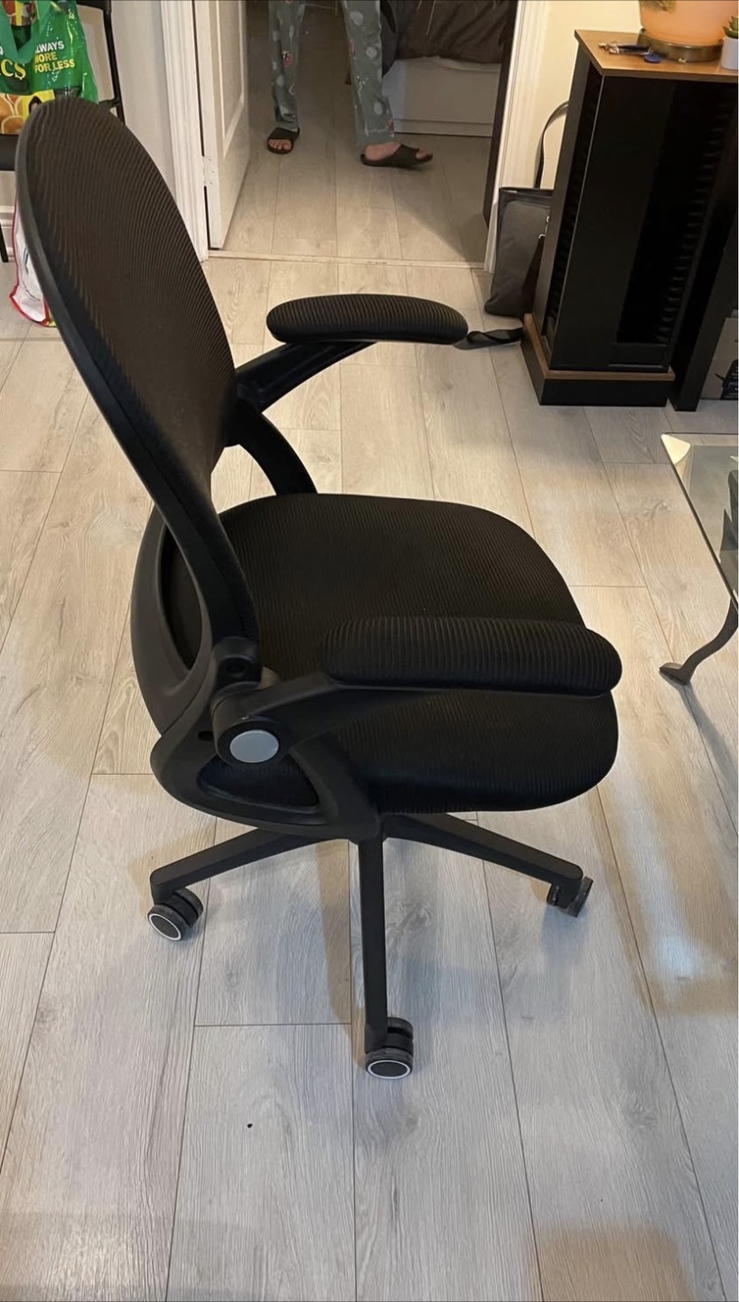 Black Office Chair - photo 3
