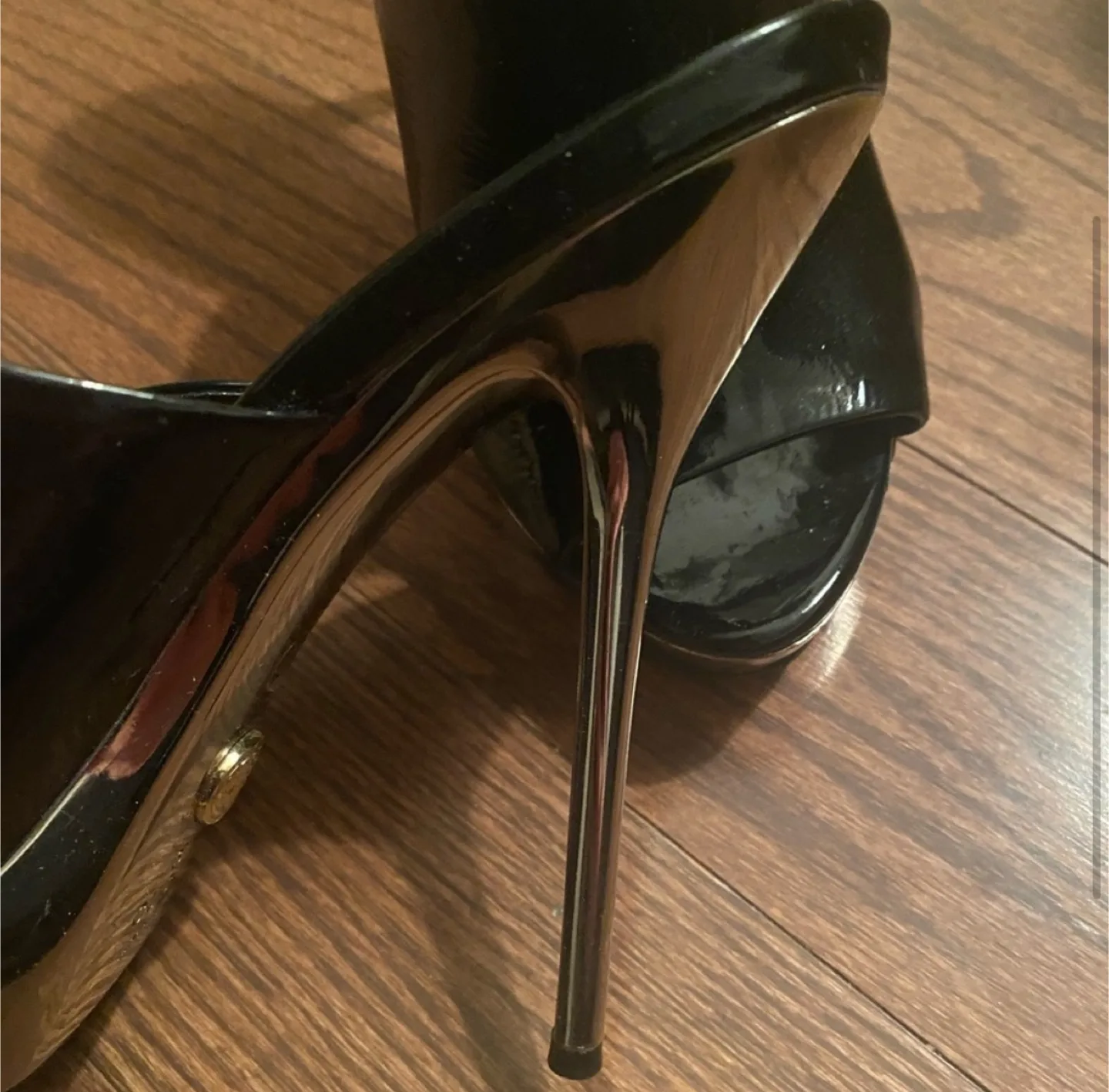 Gucci Black Patent Leather Heels - Size 8