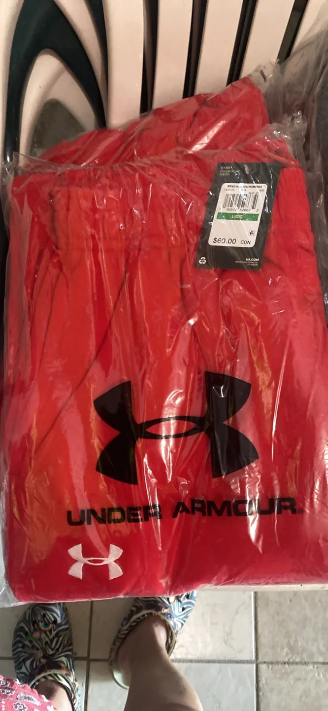 New under armour matching long sleeves sweatshirt and sweatpants thumbnail