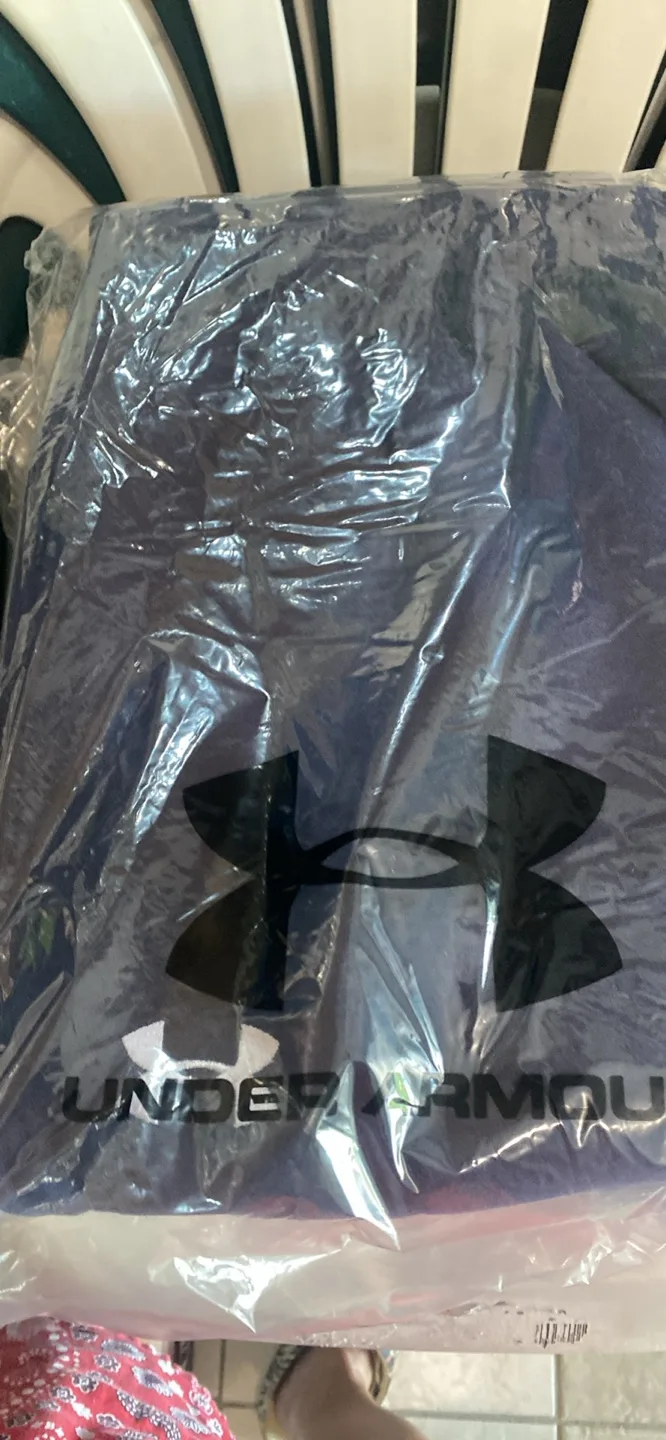 New under armour matching long sleeves sweatshirt and sweatpants image indicator(6)