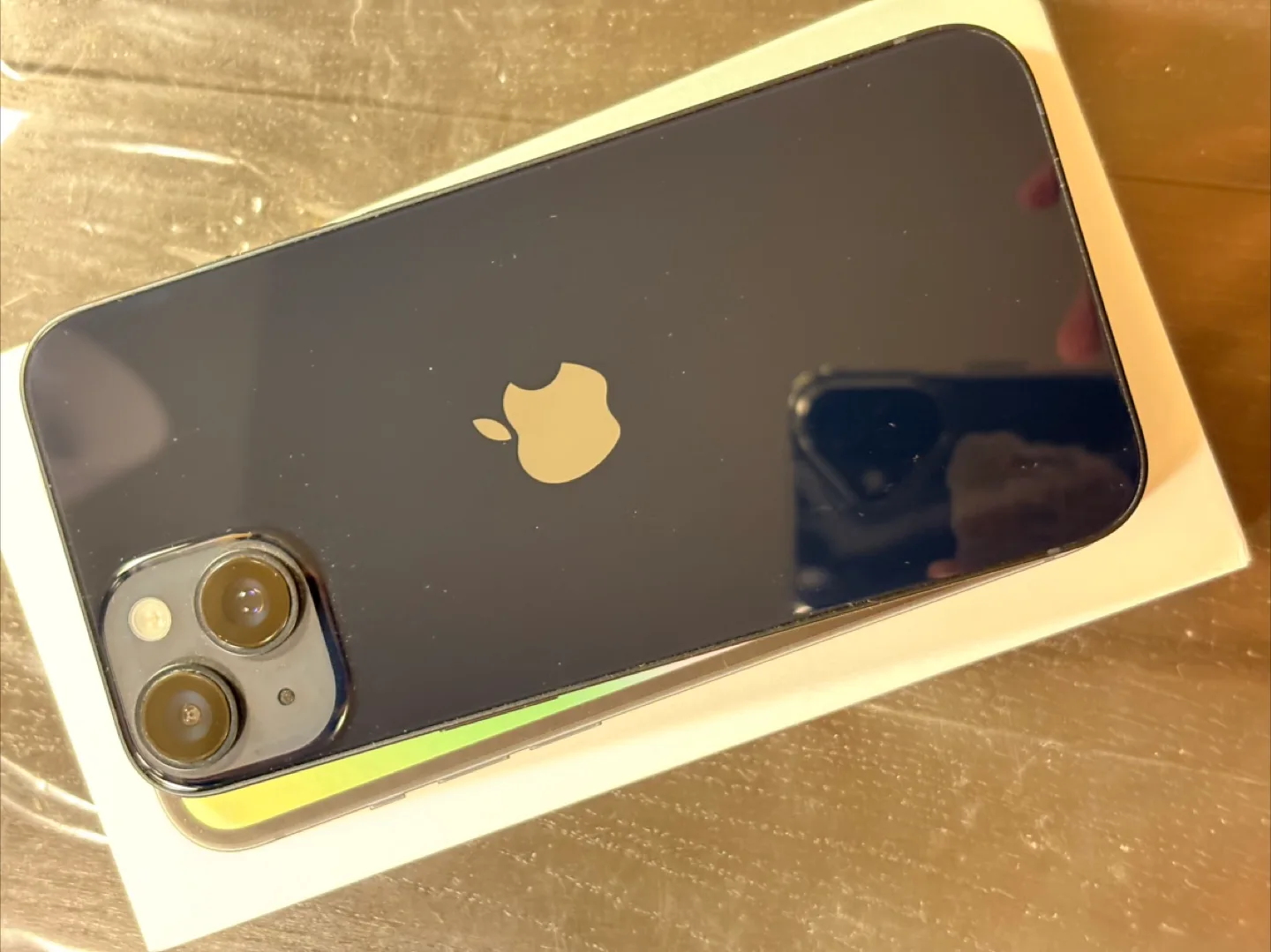 iPhone 14 256GB in Very Good Condition image indicator(3)