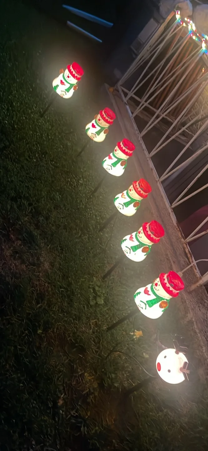 Christmas Lawn Decor Lights thumbnail