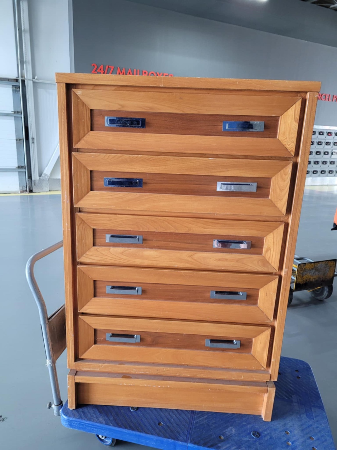 Wooden 5-Drawer Dresser